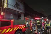 基隆深夜驚魂！民宅6樓冷氣室外機起火 10人緊急疏散