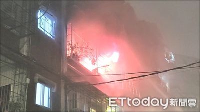 新北板橋舊公寓驚魂3樓大火 警消全力搶救火勢受控