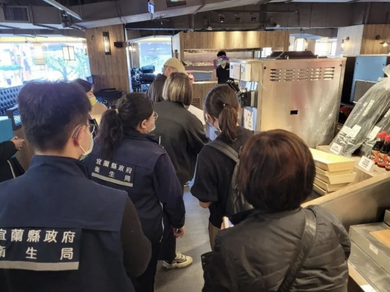 涮樂和牛羅東店疑爆「集體食物中毒」!衛生局:已接獲63人通報