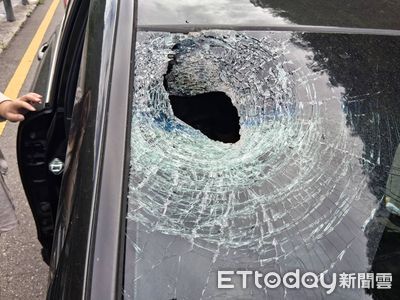 驚魂中橫便道！5公斤落石突襲休旅車，乘客大腿嚴重受傷