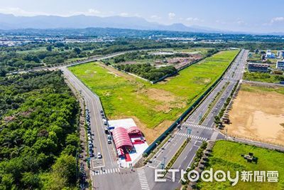 嘉義湖仔內公園成露營新熱點 但草皮受損引發爭議