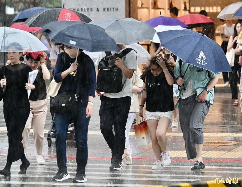 週日全台天氣不穩！北部、東部迎降雨 攜帶雨具出門