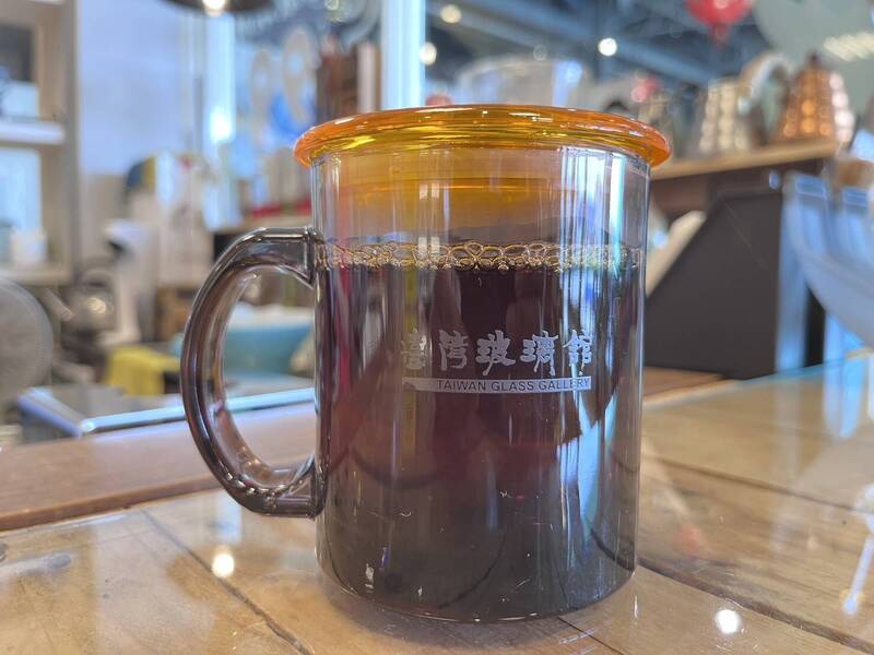 台灣玻璃館推環保創舉：用餐送玻璃餐具，吃完帶回家！