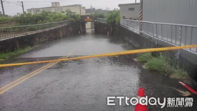 高雄暴雨狂襲！涵洞積水超過180公分，緊急封閉