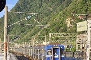 台鐵東正線豪雨後迅速修復 首班車順利運行