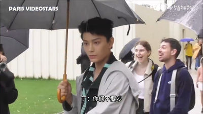丁禹兮雨中高EQ勸架瞬間爆紅 網友讚貼心圈粉無數