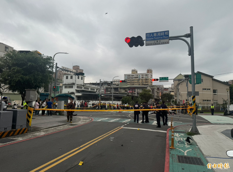 三峽車禍現場：導護老師急求助，記者秒答應載傷者送醫，網友讚爆