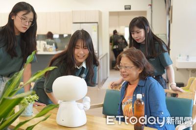 AI科技照亮銀髮族未來！靜安健康日照生活館南港開幕，六大創新系統驚艷全台