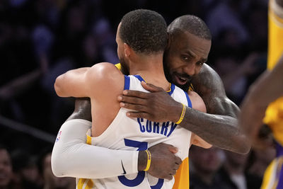 詹皇與柯瑞創歷史：聯手進入NBA年度第2隊，刷新紀錄