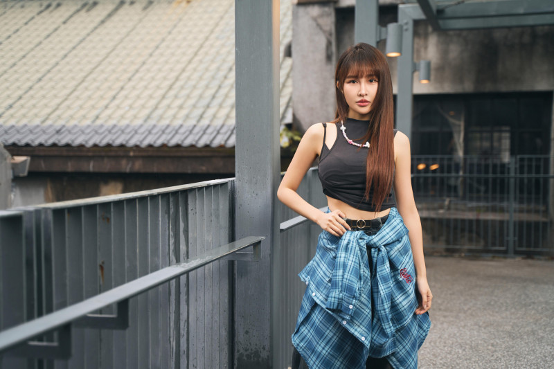 張若凡從純愛女到開放式關係：手機短劇《星期三女友》創佳績