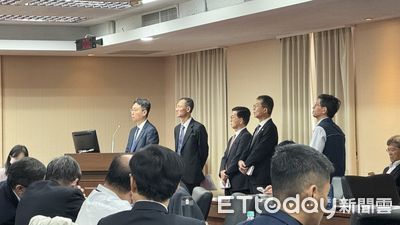 交通部研議高齡駕駛強制加裝ADAS及公共小黃補助