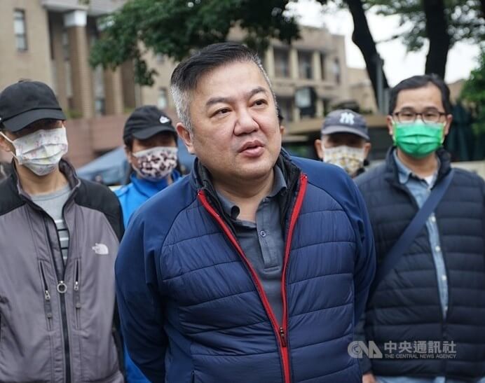 遠東航空董事長張綱維電子腳鐐違規再遭羈押 保釋申請被駁回