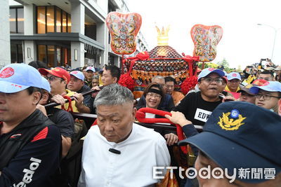 大甲媽祖提前40分鐘進彰化！王惠美、顏清標攜手祈福國泰民安