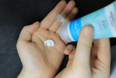 7個小細節讓你的雙手永遠年輕！專家揭露手部保養秘訣