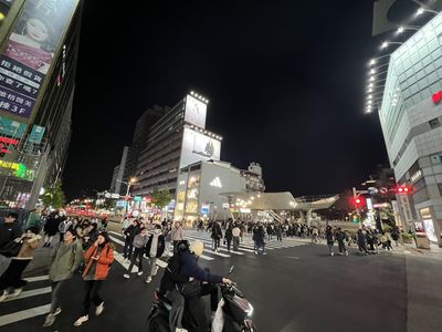 中山站新劃「巨大斑馬線」人車傻眼搶道:怎走? 市府3方式改進