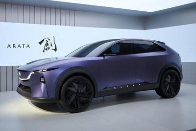 Mazda新電動休旅CX-6e亮相，瞄準特斯拉Model Y市場
