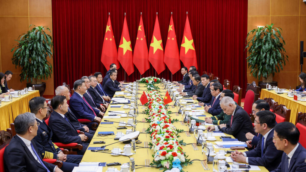 習近平訪越強化盟友關係 特朗普指控中越聯手對抗美國