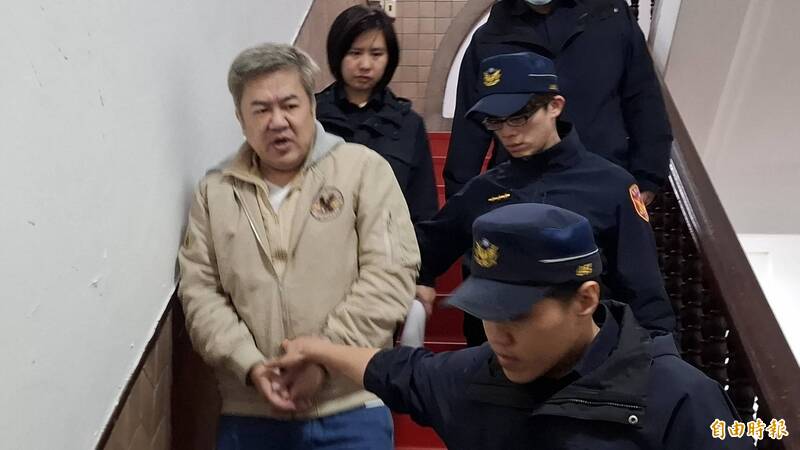 遠航董事長張綱維三度接近港口被拘提 當庭上銬收押