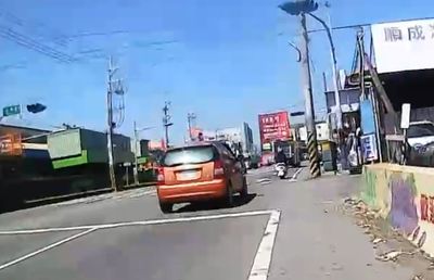 危險駕駛逆撞康橋車隊釀7傷：肇事前驚險飄移畫面曝光
