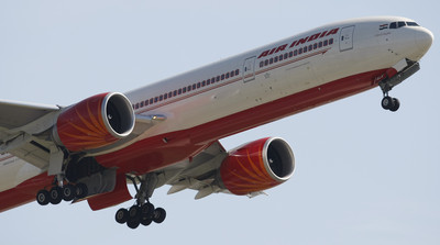 「繫著安全帶」暴斃!男坐屍死在飛機座位 空姐降落才知