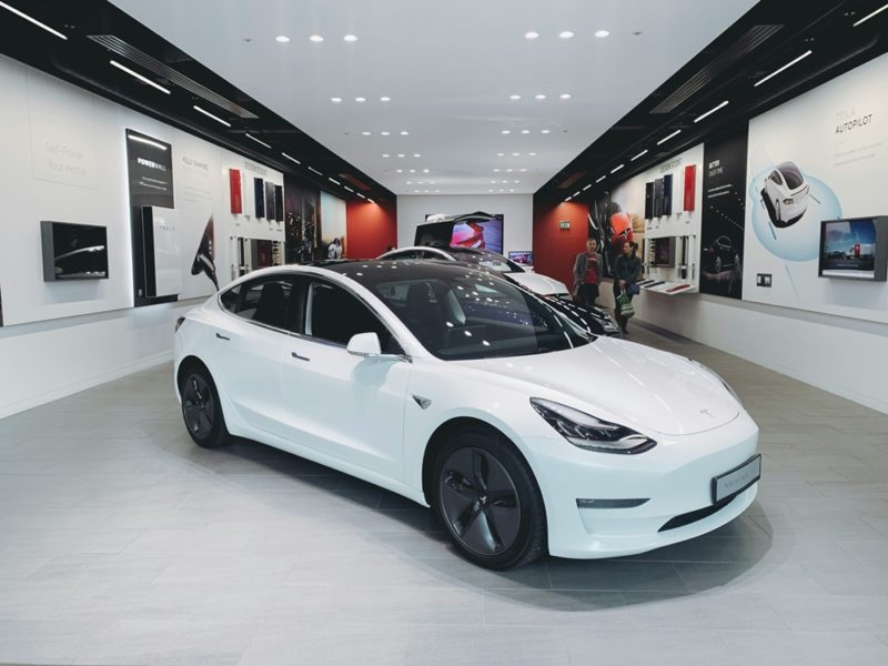 特斯拉里程表疑似灌水引發集體訴訟，車主要求賠償