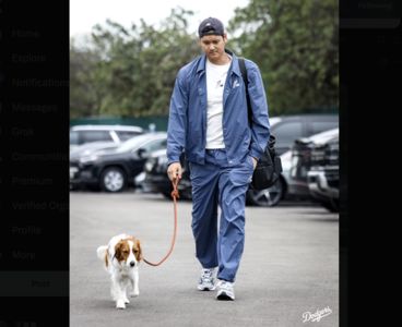大谷翔平攜愛犬帥氣現身主場開幕戰!道奇官方曝光進場照