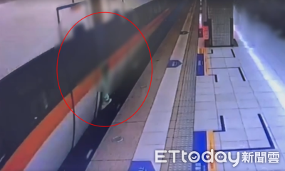 男子南港站買食物來不及上車，竟攀附列車連結器驚險撐5站！