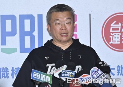 拜託曾豪駒出任經典賽教頭 蔡其昌找樂天球團溝通