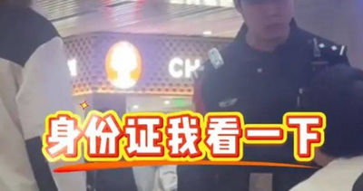 正義警花50分鐘尋回聽障人士行李，當眾呵斥「撿」者爆紅