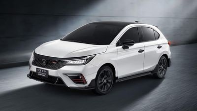 HONDA「五門油電小掀背」折合新台幣81萬！運動化特仕車超帥又動感