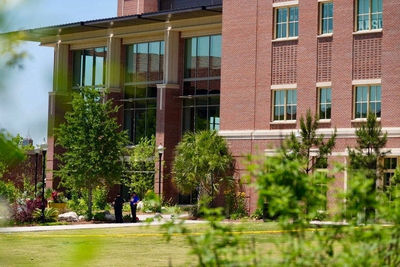 佛州州立大學槍擊案：女警之子開槍致2死5傷