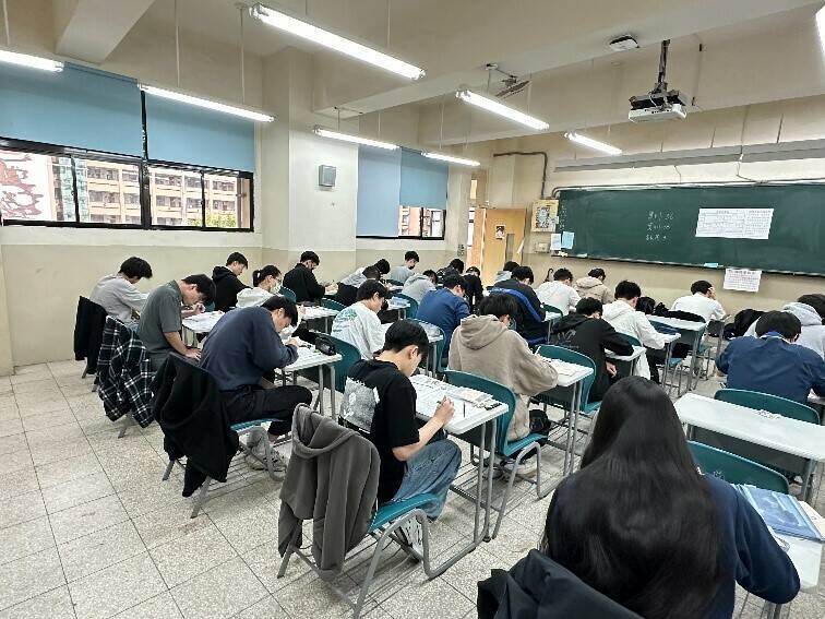 統測監考疏失影響考生作答 測驗中心承諾補救措施