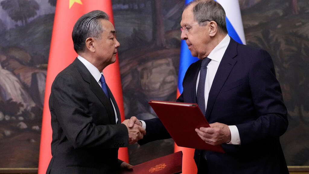中俄外长莫斯科会晤：承诺世代友好并愿助力结束乌克兰冲突