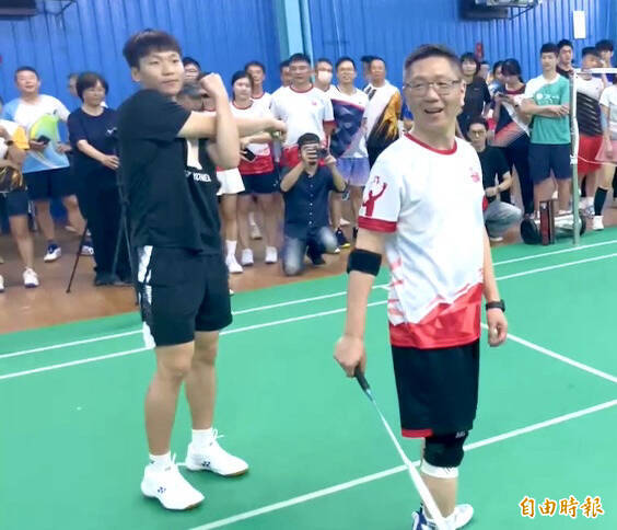 奧運金牌李洋與台中警組「麟洋配」強力宣導反詐騙