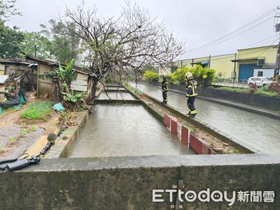 桃園暴雨驚魂：下水道工人遭水流沖走，緊急搜救8小時未果