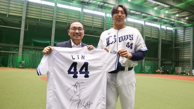 新北市長侯友宜訪日考察西武巨蛋 為旅日小將林冠臣加油