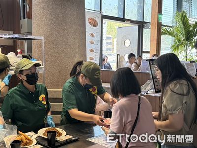 全台最美漁市場3度開幕!陳其邁訪美回台變吃貨 冰淇淋、BBQ通殺