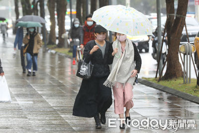冷氣團達標!北東溼冷「明雨勢變大」 清明連假好轉