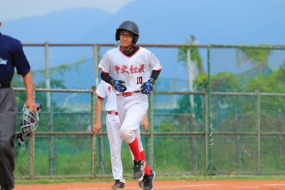 U13社區棒球四強激戰：中大紅襪首轟逆轉、台中騎士投手14K封王