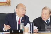 立法院秘書長周萬來成為政治角力焦點 民進黨與在野黨激烈交鋒