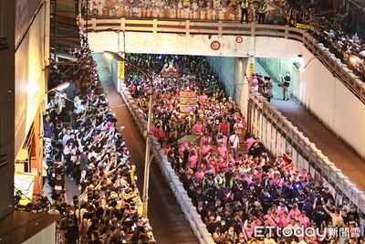 清明連假大甲媽進香 警方全力維安 鑾轎預計深夜通過民生地下道