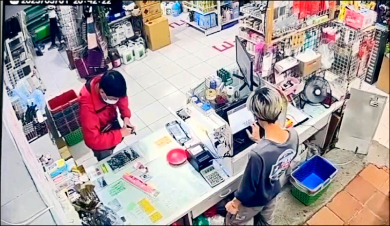 新竹望族爭產悲劇：叔叔一刀刺死護父侄子，冷血無悔