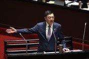 行政院緊急解凍1381億元預算 國民黨批：何必當初？