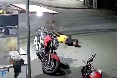 巴西男子騎車撞狗慘死：口袋玻璃杯碎片割破大腿動脈