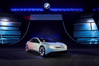 BMW原型車VDE震撼登場：創紀錄攀54度陡坡，展現未來電動車強悍性能