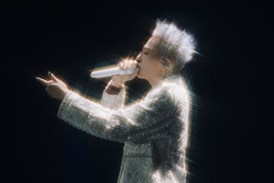 G-DRAGON時隔8年重返舞台：感性致謝粉絲，承諾BIGBANG 20週年回歸