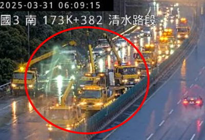 國道3號清水路段大貨車翻車 緊急應變小組全力疏導