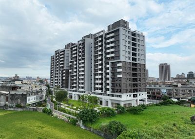 社宅飼主出國失聯，幼貓墜樓慘死！市府勒令遷離並追償損失