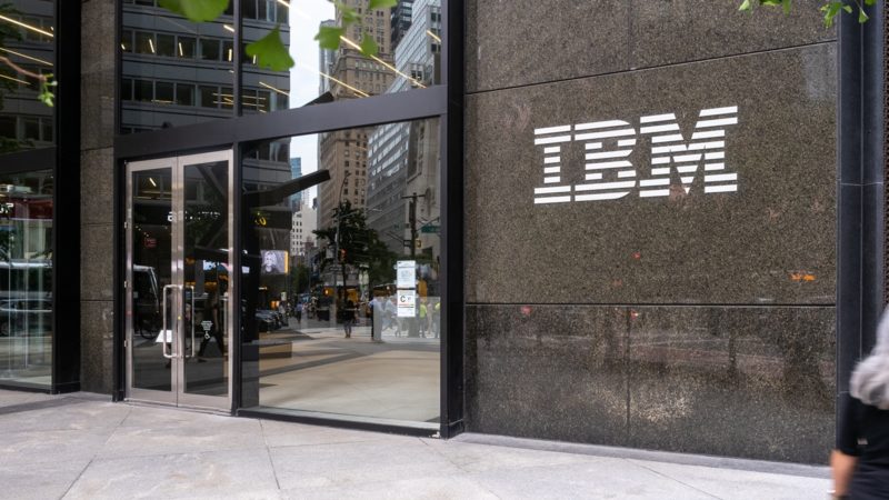 IBM 以 AI 取代數百 HR 員工，轉而大舉招聘開發人員
