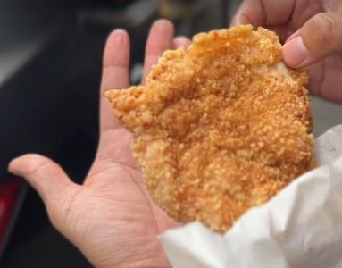 彰化炸雞店逆勢降價至50元！比手掌大、厚實多汁引萬人激推